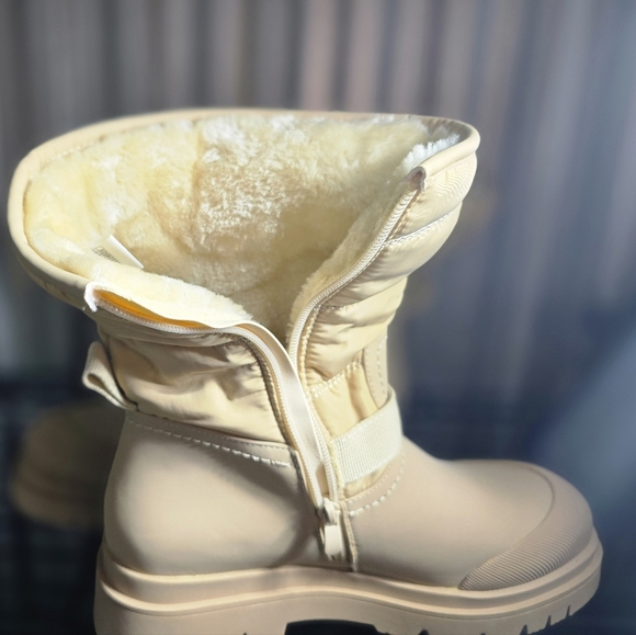 Non-Slip Mid-Calf Waterproof Snow Boots Off white Excellent condition - Picture 2 of 7